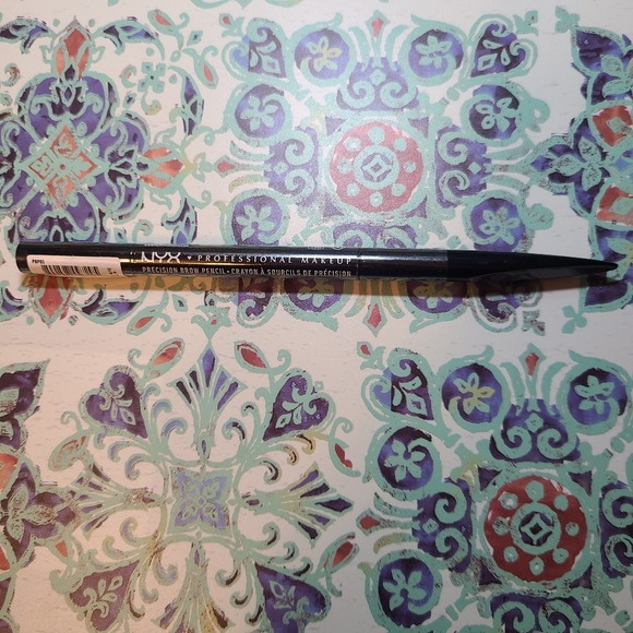 NYX Pro Precision Eyebrow Pencil in Espresso - Picture 7 of 10